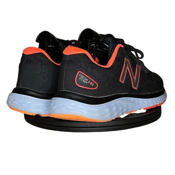 Women New Balance Fresh Foam 680v7 Mesh Athletic Running Sneaker Size 10 Black - Picture 4 of 6